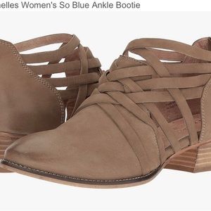 Seychelles Ankle Bootie - Size 6